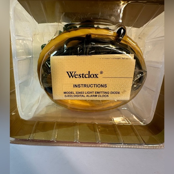 Westclox Looney Tunes Tweety Flowerbasket Nightlight Alarm Clock #32403 NIB 1999 - Picture 5 of 6